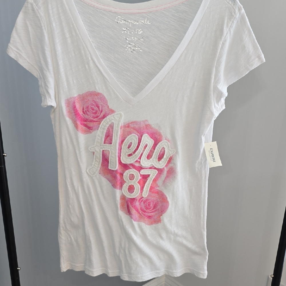 NWT Vintage Aeropostale White V-Neck Tee with Pink Rose Aero 87 Graphic X-LARGE